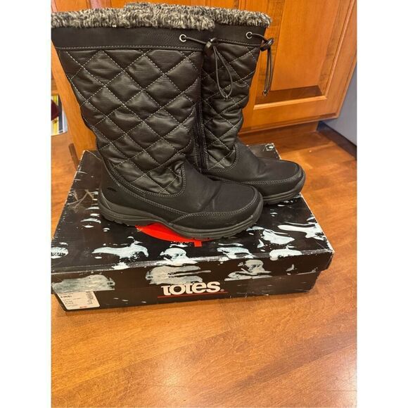 Woman’s Totes Chloe waterproof boots size 8 - Picture 1 of 7